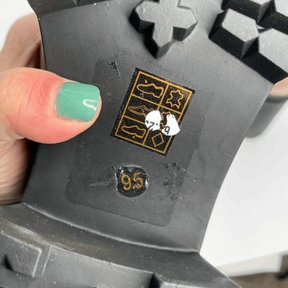 Jeffrey Campbell Putty Anemone Leather Lug Heel Boots - Picture 4 of 6